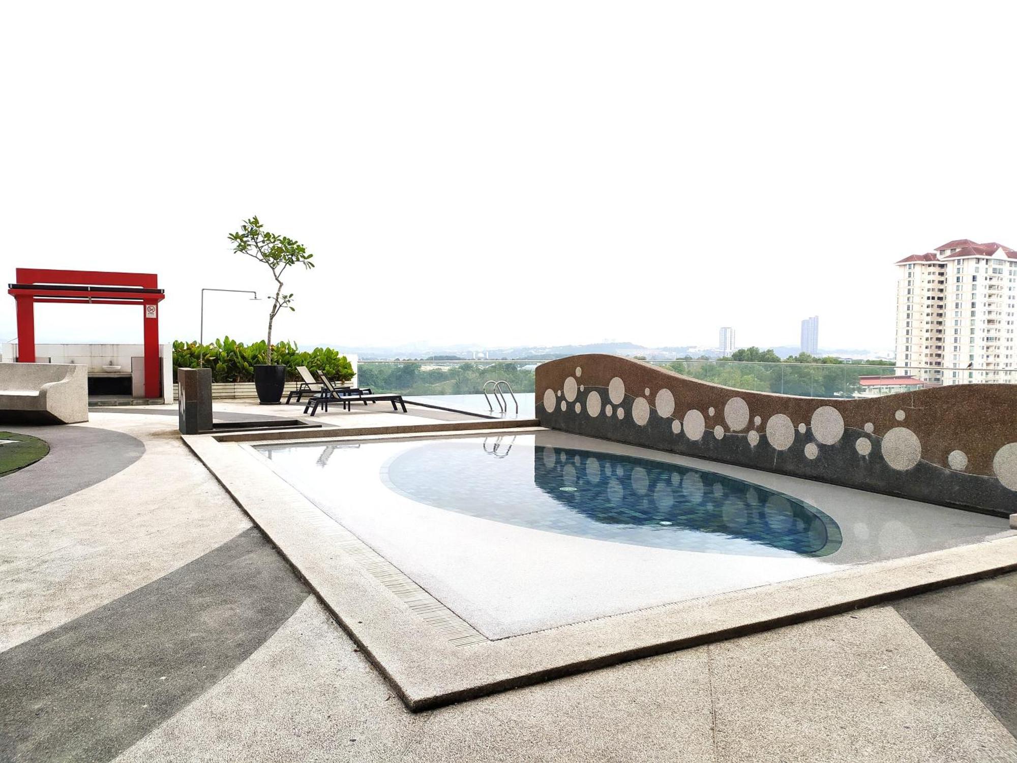 Azfa Suite13 At De Centrum Putrajaya-Bangi Kajang Exterior photo