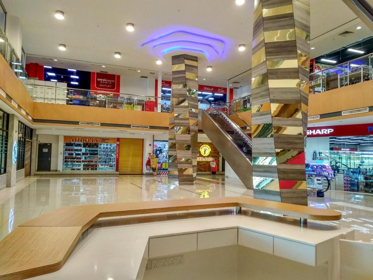 Azfa Suite13 At De Centrum Putrajaya-Bangi Kajang Exterior photo